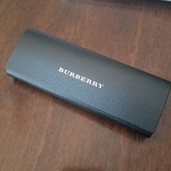 Glasses - Picture 2 of 16